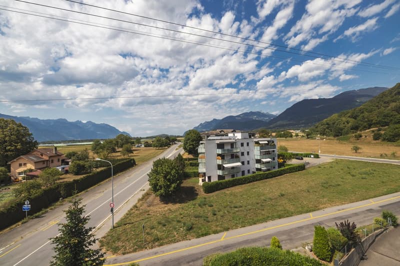 Lumineux appartement en attique de 4 pièces avec vue sur les montagnes à Bex (13)
