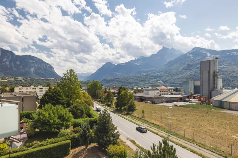 Lumineux appartement en attique de 4 pièces avec vue sur les montagnes à Bex (14)