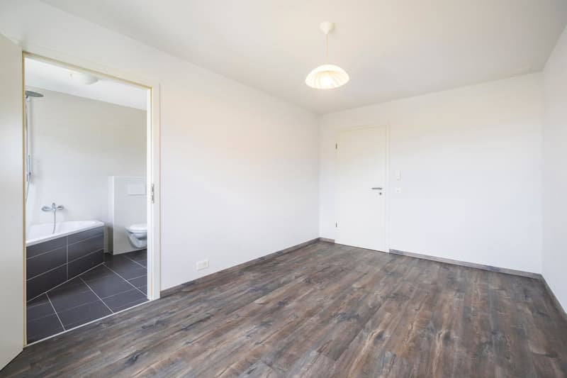 Lumineux appartement en attique de 4 pièces avec vue sur les montagnes à Bex (4)