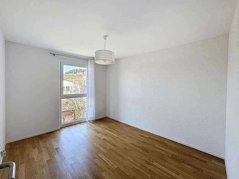 Appartement en sous-attique de 4.5 pièces avec grand balcon/terrasse (7)