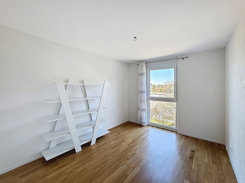 Appartement en sous-attique de 4.5 pièces avec grand balcon/terrasse (6)