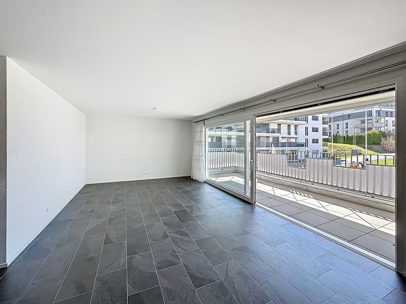 Appartement en sous-attique de 4.5 pièces avec grand balcon/terrasse (3)