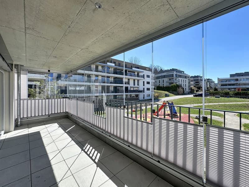 Appartement en sous-attique de 4.5 pièces avec grand balcon/terrasse (4)