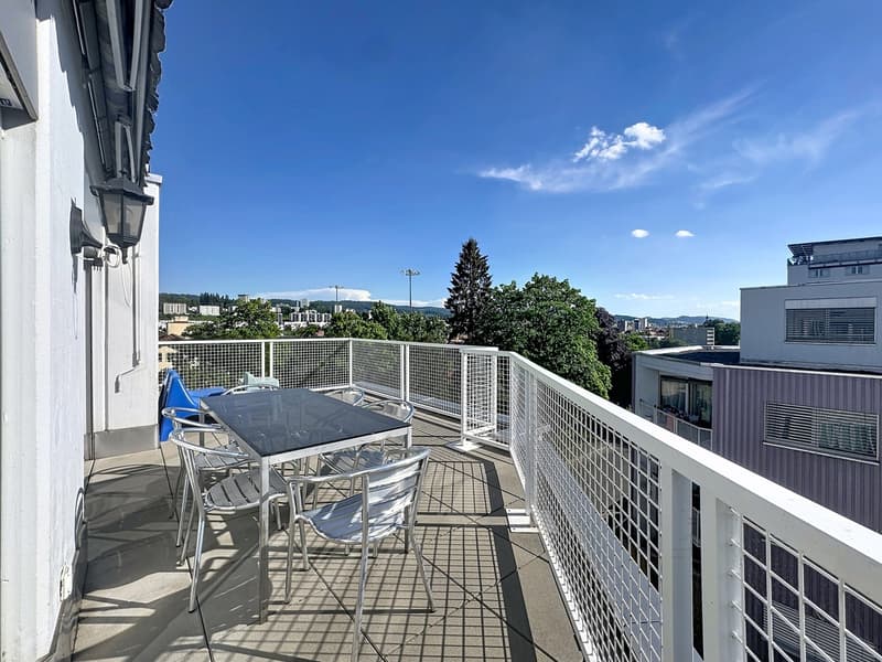 Appartement en attique de 5.5 pièces avec deux terrasses et deux balcons (1)