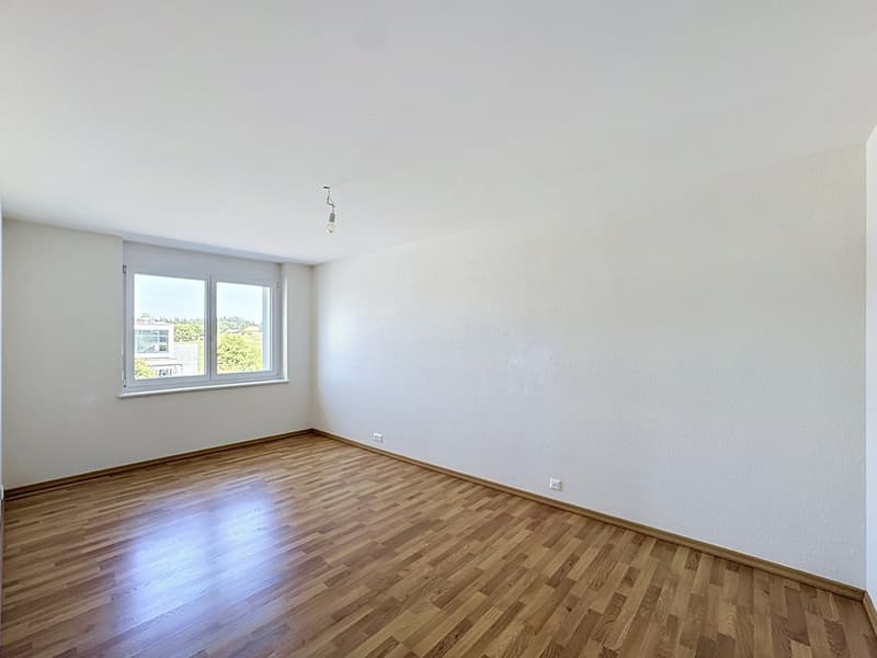 Appartement de 4.5 pièces lumineux avec balcon. (8)