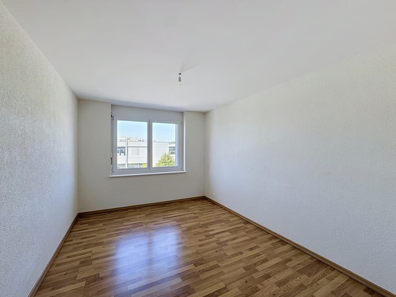 Appartement de 4.5 pièces lumineux avec balcon. (6)