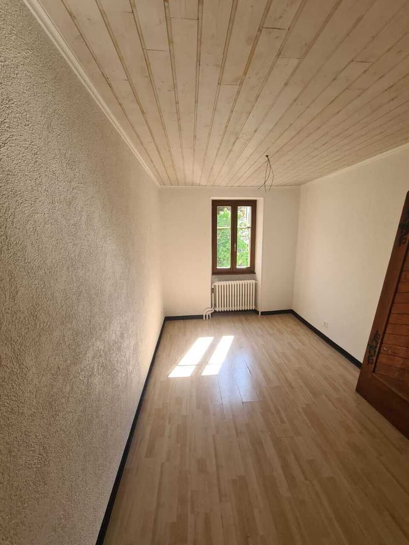 Appartement en duplex de 4.5 pièces entièrement rénové au 1er étage (2)