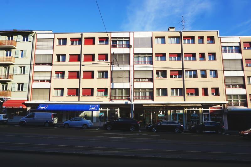 Arcade commerciale d'une surface de 71 m2. (4)