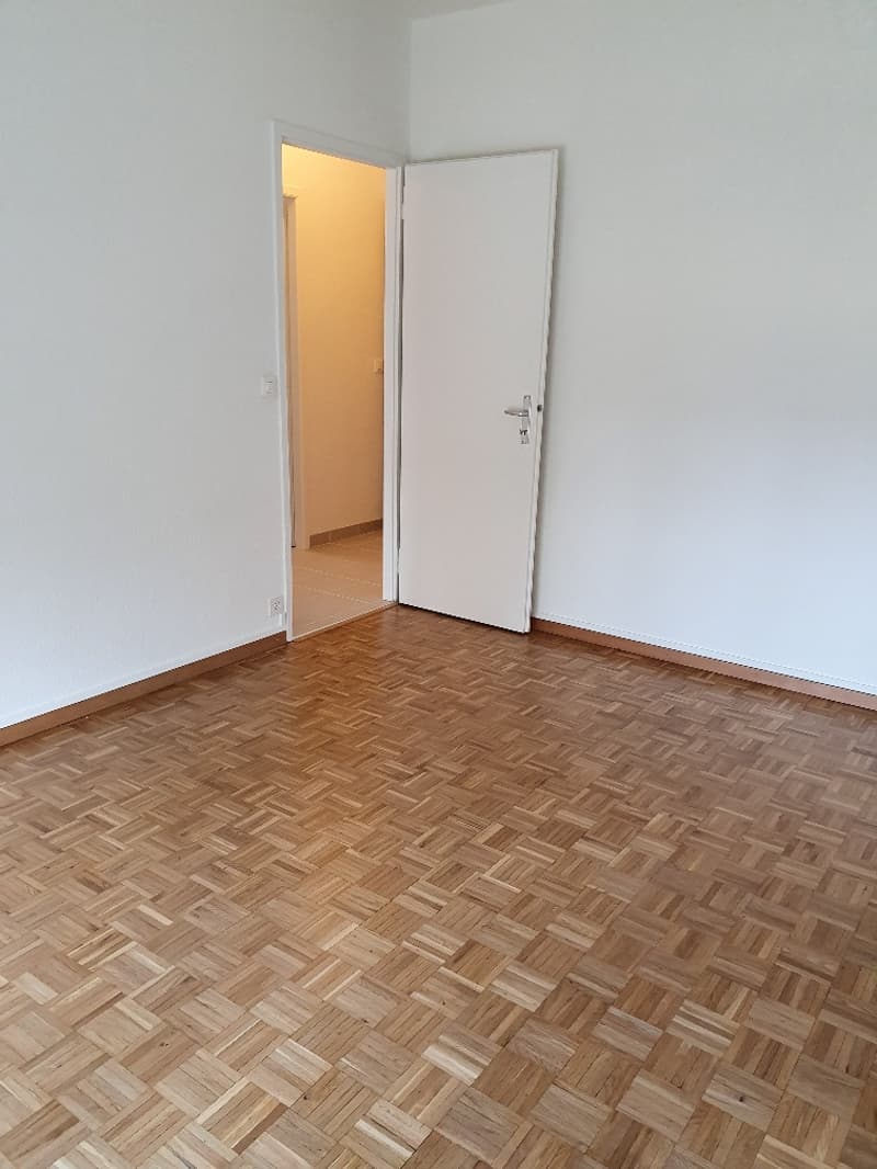 Appartement de 2 pièces avec balcon, situé au 3ème étage (8)