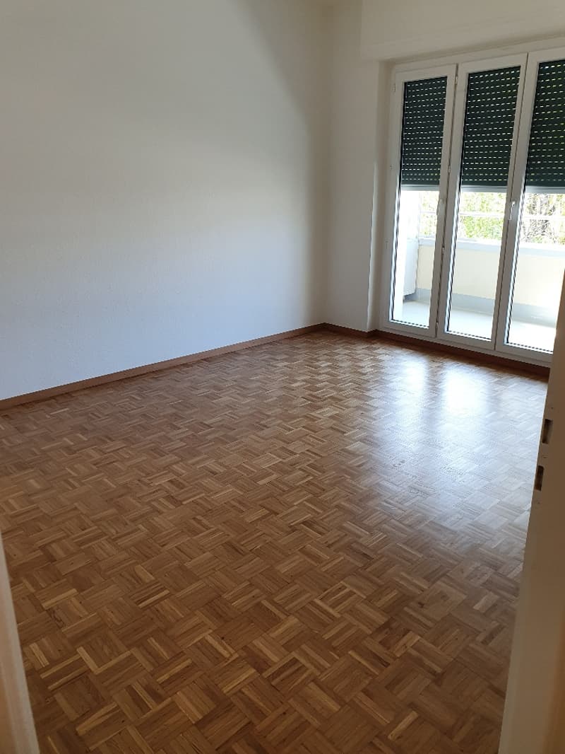 Appartement de 2 pièces avec balcon, situé au 3ème étage (5)