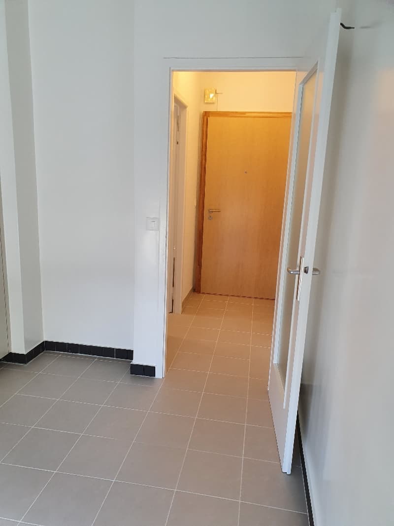 Appartement de 2 pièces avec balcon, situé au 3ème étage (4)