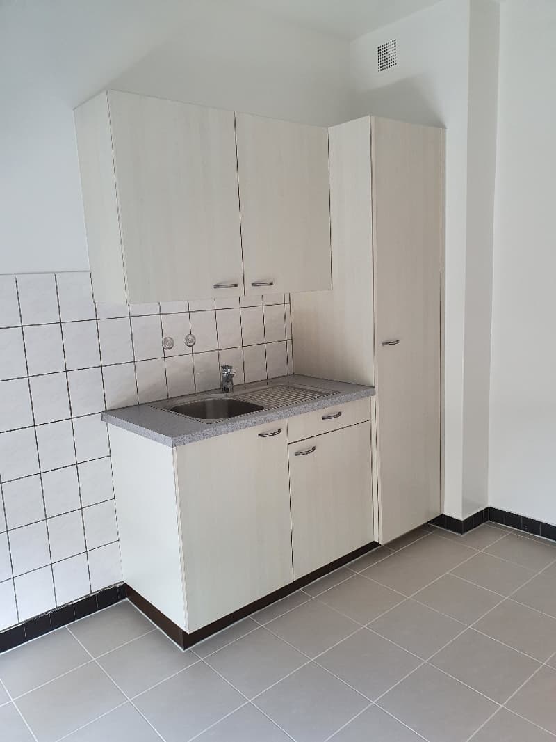 Appartement de 2 pièces avec balcon, situé au 3ème étage (3)
