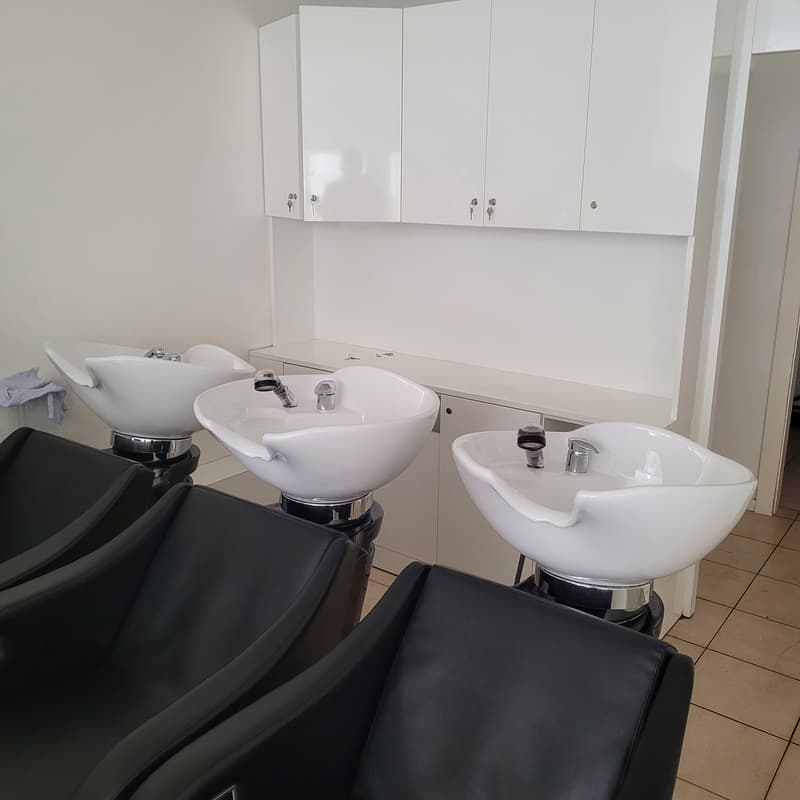 Arcade de 62 m2, idéale pour une activité salon de coiffure. (2)