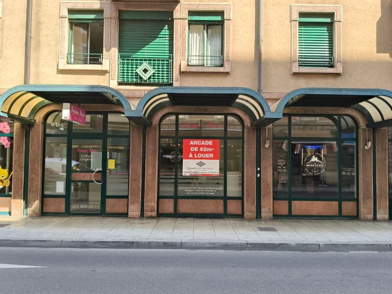 Arcade de 62 m2, idéale pour une activité salon de coiffure. (1)