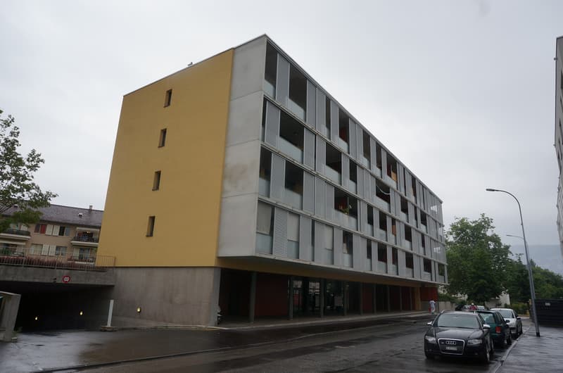 Place de parking au 1er sous-sol. (1)
