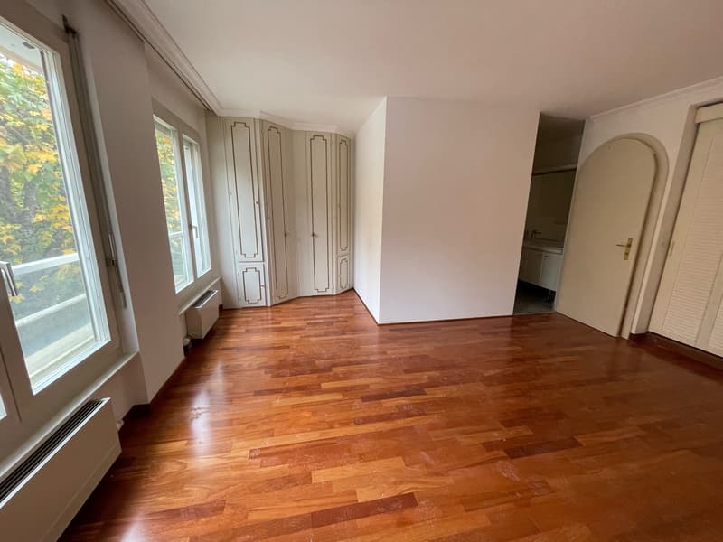 Beau duplex avec balcon offrant une vue sur le Léman et le Mont-Blanc. (6)