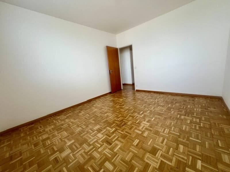 APPARTEMENT TRAVERSANT DE 5 PIECES (8)