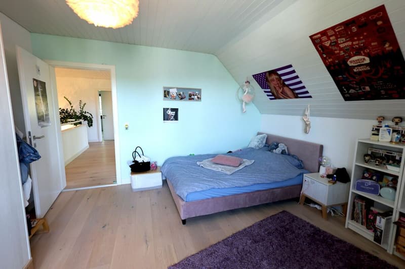 Magnifique maison rénovée de 7.5 pièces avec piscine extérieure (22)