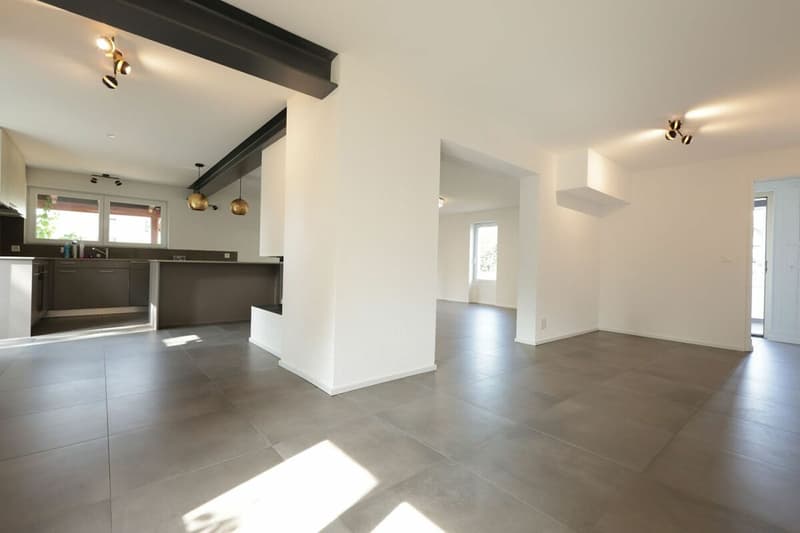 Maison de 4 pièces avec parcelle de 900 m2 - Idéale pour un couple (2)