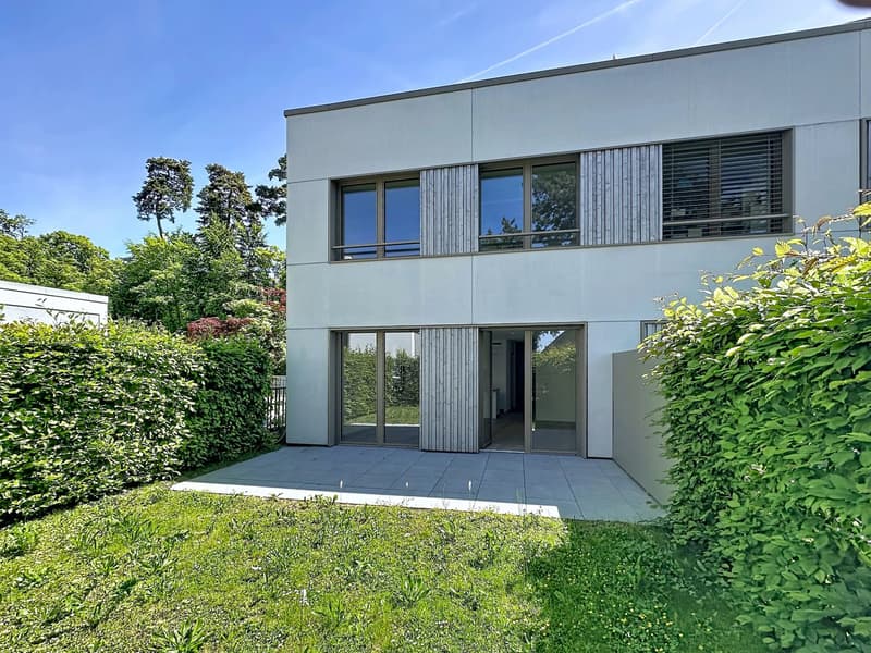 Villa familiale baignée de lumière avec jardin, un cadre de vie idéal à proximité de toutes les commodités. (12)