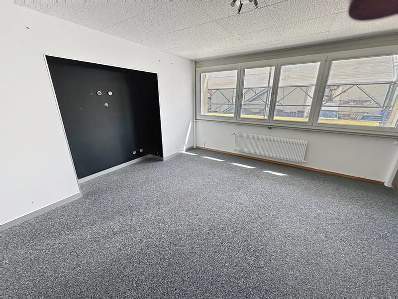 Surface administrative à reprendre ? 230 m² à Ecublens (4)