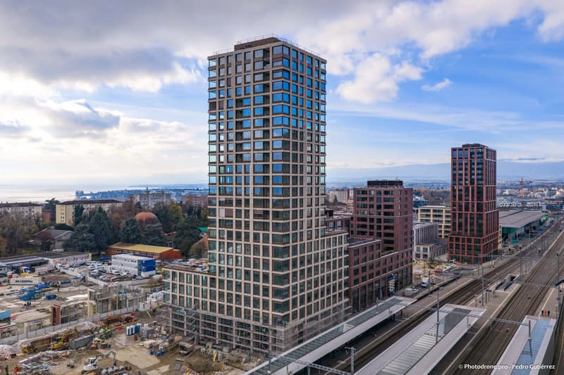 Surfaces de bureaux modernes de 200 à 1300 m2 (1)