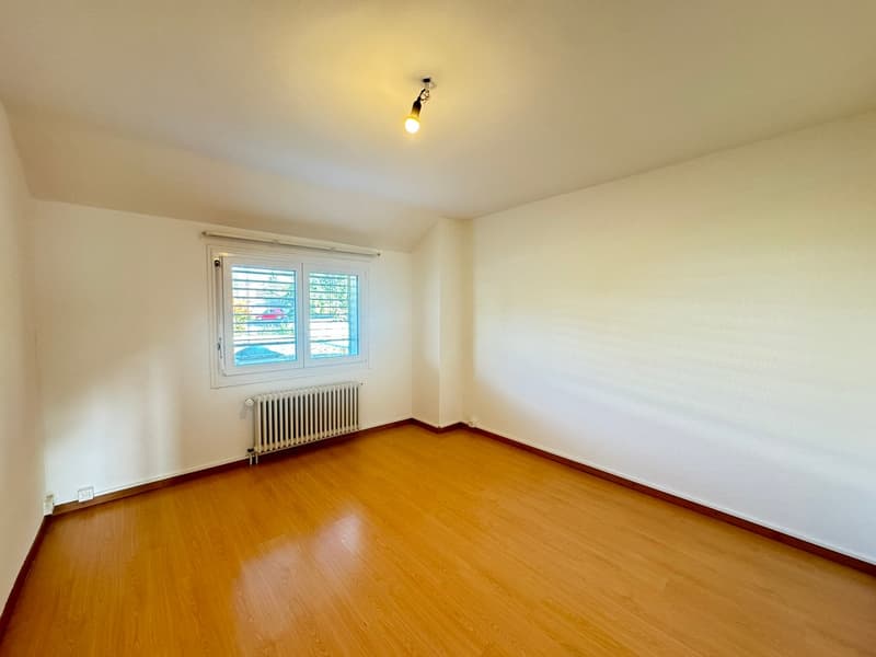 Appartement de 2.5 pièces + un bureau + une pièce indépendante (3)