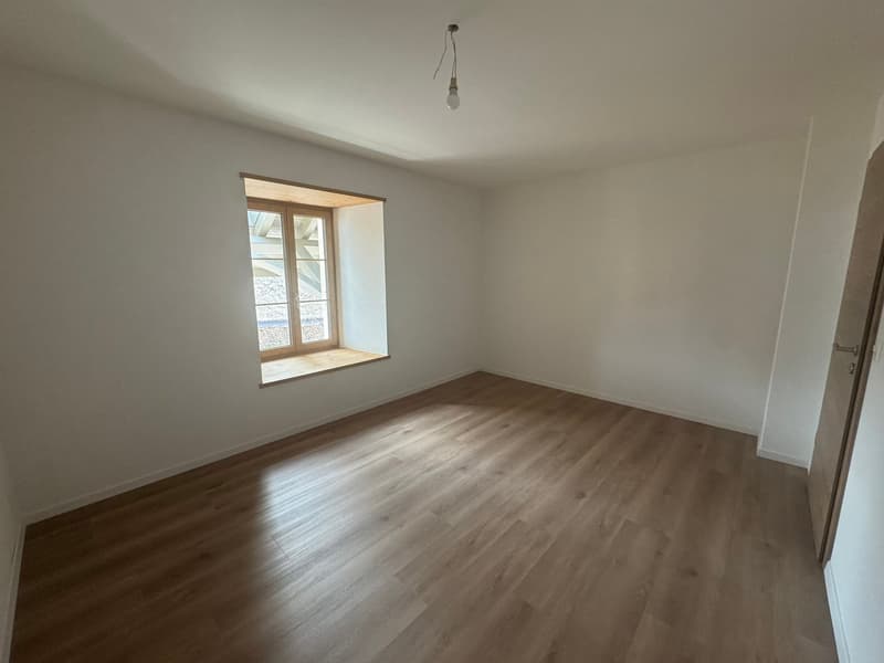 Magnifique appartement de 4,5 pièces avec balcon au deuxième étage (8)