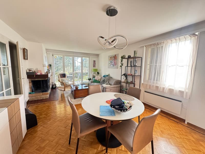 Appartement de 4 pièces avec terrasse situé dans quartier calme (8)