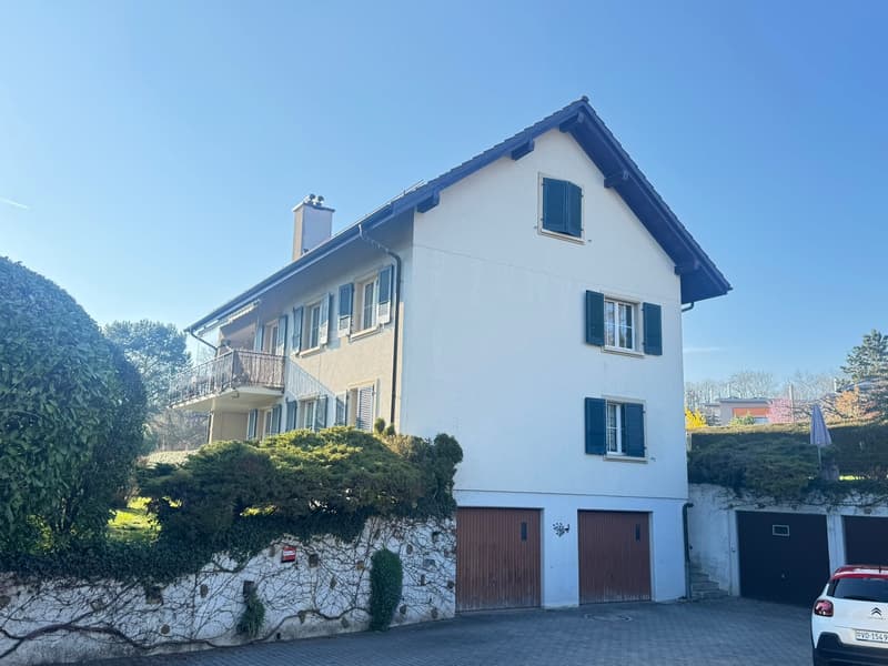 Appartement de 4 pièces avec terrasse situé dans quartier calme (16)