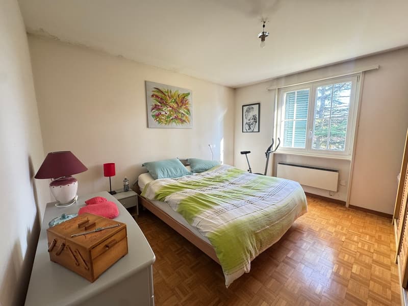 Appartement de 4 pièces avec terrasse situé dans quartier calme (13)