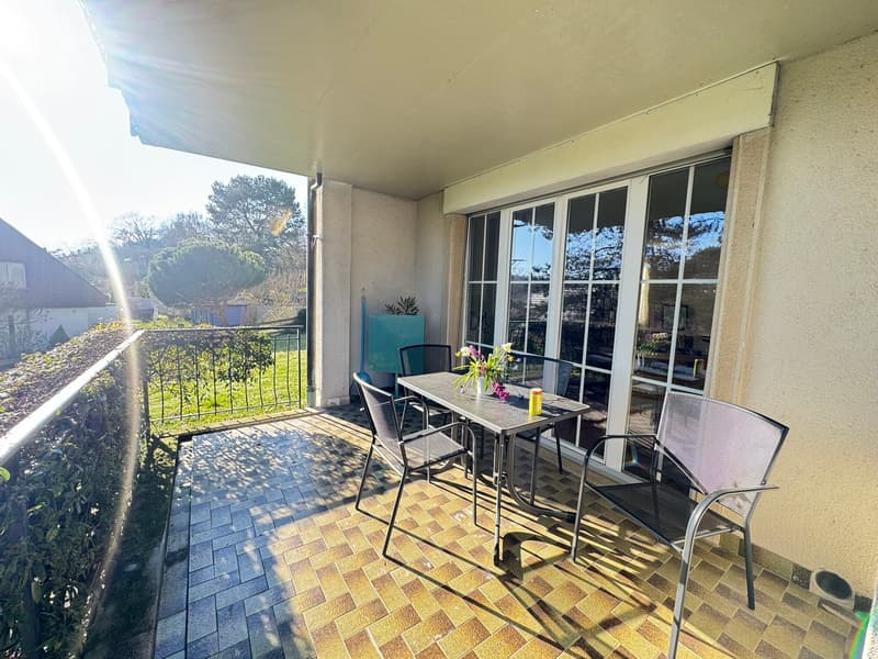 Appartement de 4 pièces avec terrasse situé dans quartier calme (2)