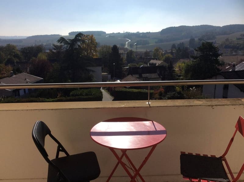 Joli appartement de 2,5 pièces avec balcon dans quartier calme à La Sarraz (2)