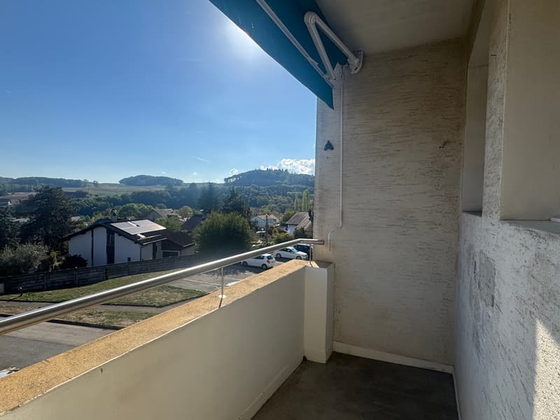 Joli appartement de 2,5 pièces avec balcon dans quartier calme à La Sarraz (2)