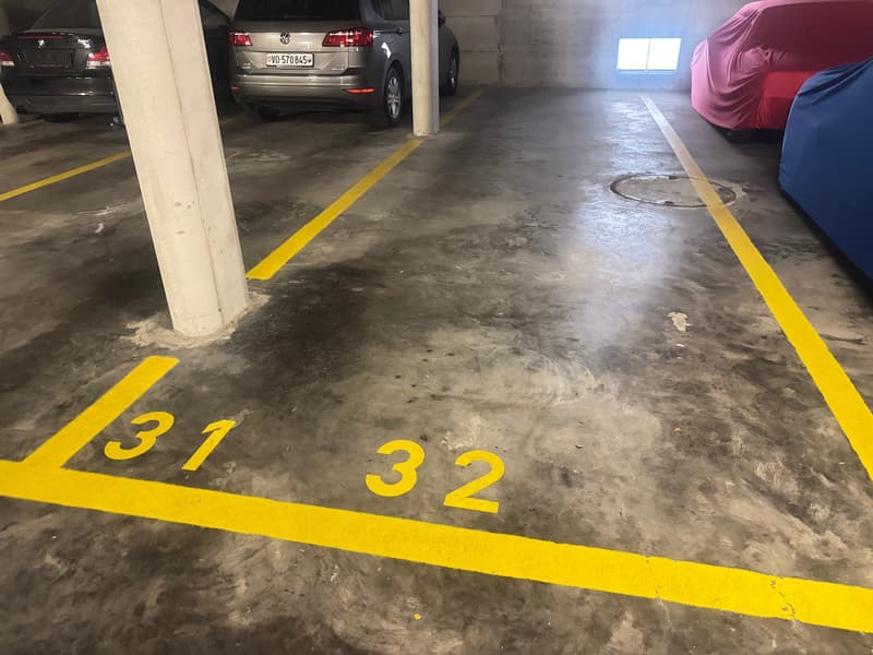 Places de parc (doubles en enfilade) (2)