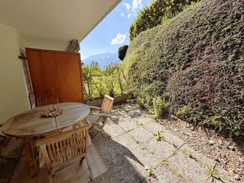 Magnifique appartement (2.5 pces) entièrement rénové - Spacieux & Lumineux - Lieu calme - Bien situé (13)