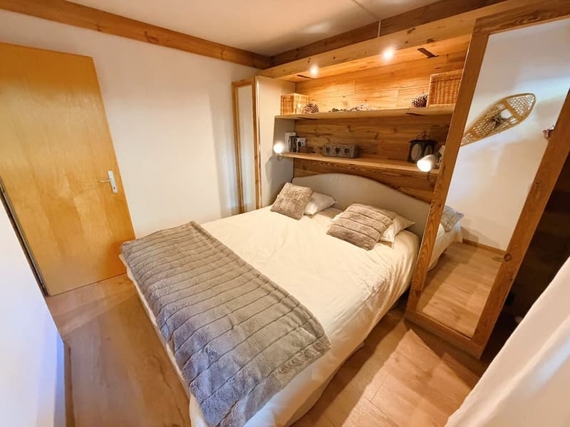 Magnifique appartement (2.5 pces) entièrement rénové - Spacieux & Lumineux - Lieu calme - Bien situé (8)