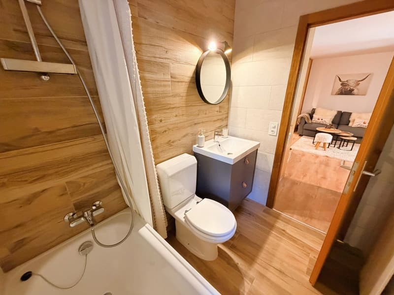 Magnifique appartement (2.5 pces) entièrement rénové - Spacieux & Lumineux - Lieu calme - Bien situé (10)