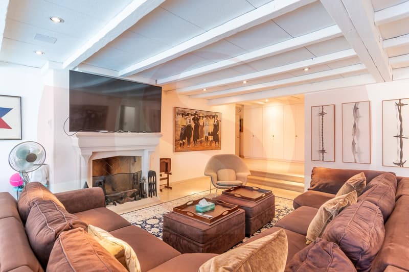 Maison de maître avec piscine intérieure (11)