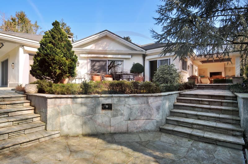 Maison de maître avec piscine intérieure (2)