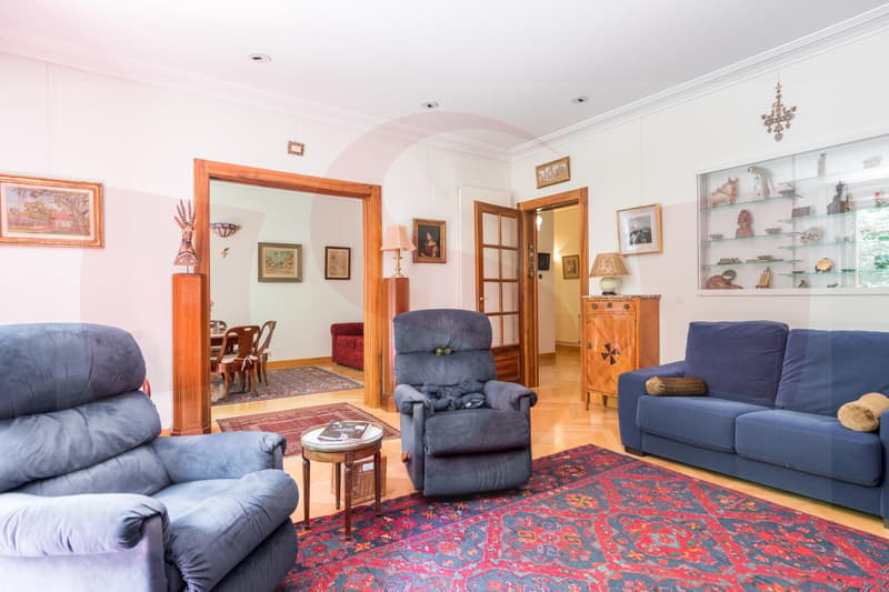 Rare appartement proche de l'église Russe (5)