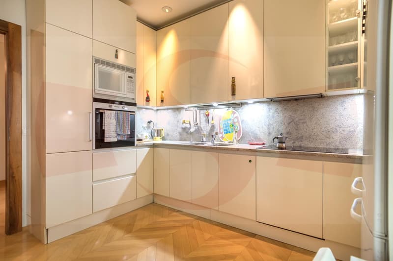 Rare appartement proche de l'église Russe (6)