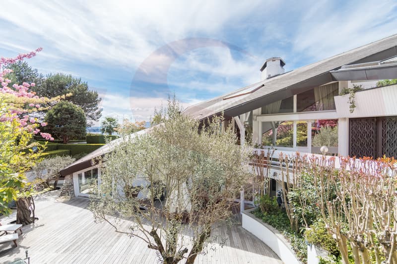 Villa contemporaine avec piscine intérieure à louer non meublée (3)