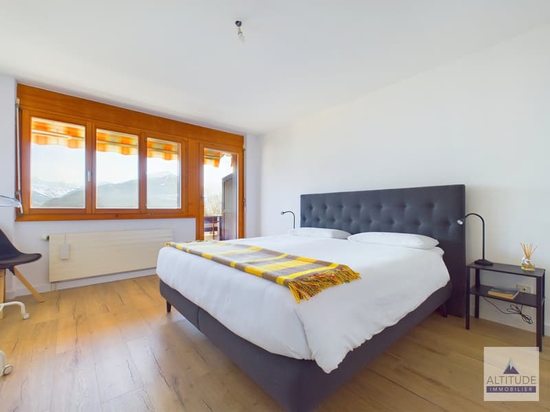 Appartement dans le village de Mollens, offrant une vue magnifique sur les montagnes. (7)