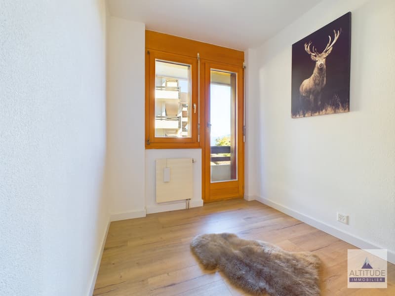 Appartement dans le village de Mollens, offrant une vue magnifique sur les montagnes. (9)