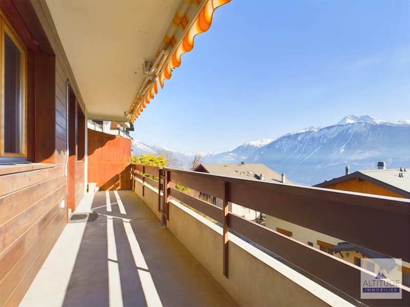 Appartement dans le village de Mollens, offrant une vue magnifique sur les montagnes. (13)