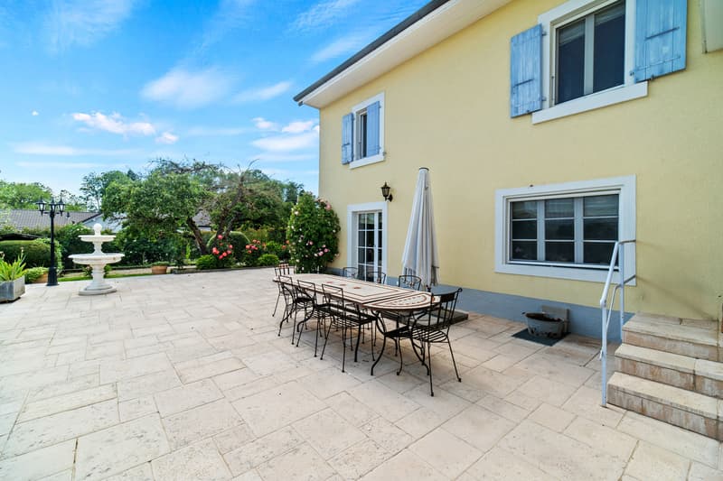Propriété de charme avec 3 logements sur une belle parcelle à Giez (2)