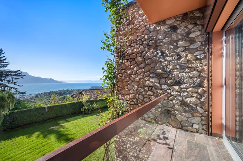 Propriété contemporaine rénovée avec vue panoramique à Chernex (12)