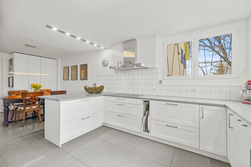 Superbe propriété familiale avec piscine et vue à Epalinges (9)