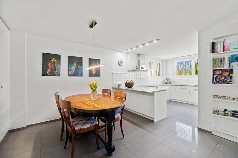 Superbe propriété familiale avec piscine et vue à Epalinges (11)